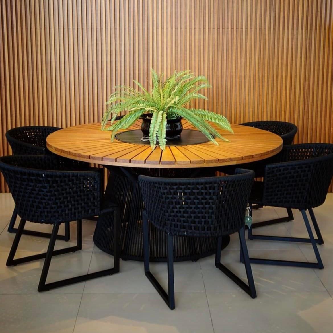 Mesa em Madeira e Cadeiras em Corda Náutica Varanda
